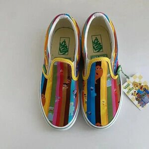 VANS X SESAME STREET Kids Classic Slip Ons Sneakers Shoes US Size 1.5 NEW!